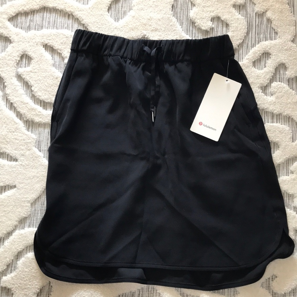 Lululemon On The Fly Skirt 21” Size 8